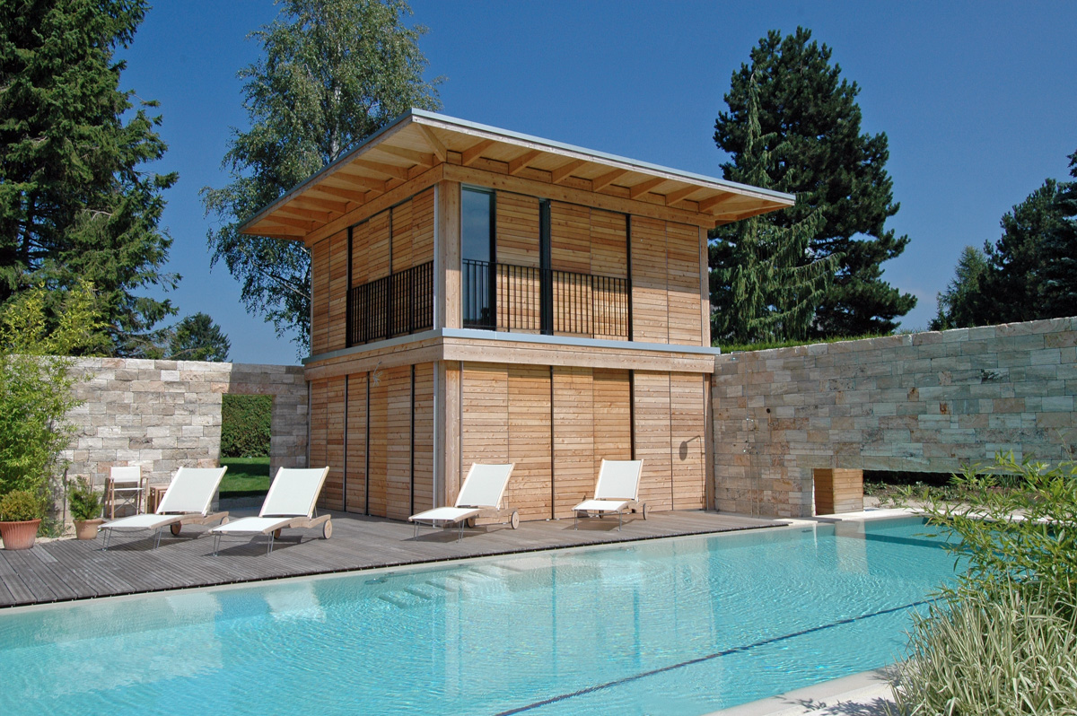 Construction d'une piscine privée et son cabanon