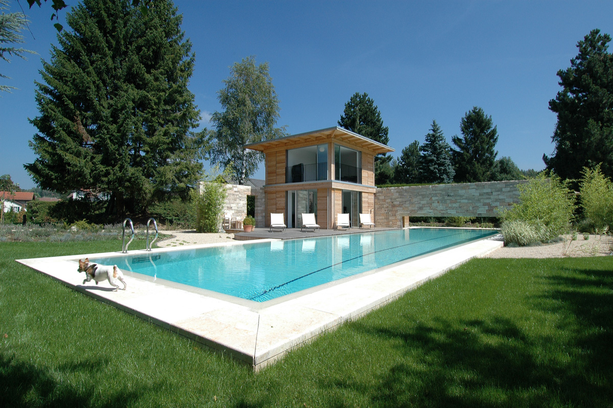 Construction d'une piscine privée et son cabanon